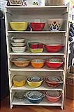 Numerous sets and pieces of Pyrex and Fire King.
